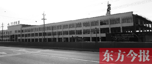 家居建材城已經(jīng)封頂，可耿莊村的安置房還未見蹤影。