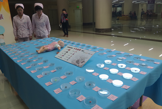 鄭州市兒童醫(yī)院舉行的首屆兒童氣道、食道異物展