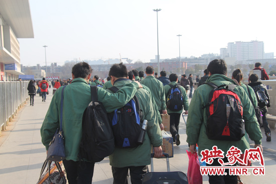 “戰(zhàn)友”結(jié)伴。