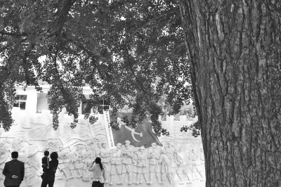 信陽市羅山縣何家沖村，當(dāng)年紅二十五軍從這里出發(fā)。記者李文波攝影