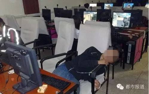 悲??！15歲男孩上網(wǎng)5小時后猝死，事發(fā)鄭州 | 這些原因可能導致上網(wǎng)猝死，戳...