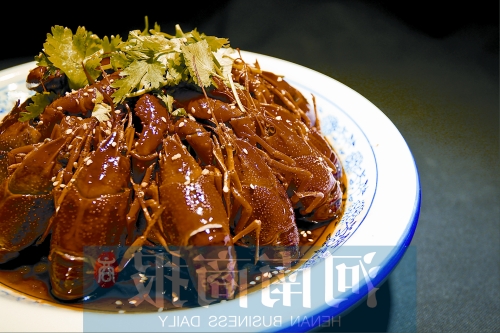 飆升的不只氣溫 小龍蝦價(jià)格飆升每斤漲價(jià)約10元 飆升的不只氣溫 小龍蝦價(jià)格飆升每斤漲價(jià)約10元