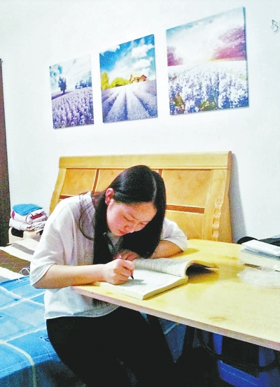 周口籍女大學生暑假兼職8份家教 用努力改變生活 周口籍女大學生暑假兼職8份家教 用努力改變生活