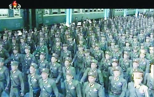 約2萬(wàn)名朝鮮朝鮮人民軍基層軍官近日陸續(xù)抵達(dá)平壤，準(zhǔn)備出席軍方大會(huì)。