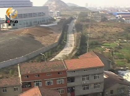 本應(yīng)沒有居民樓的區(qū)域，布滿密密麻麻的樓房