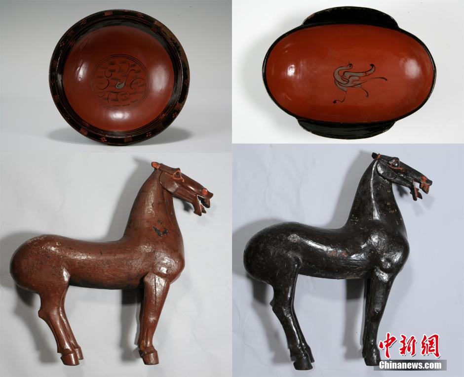 圖為出土漆器240余件，器形有耳杯、奩、幾、盤、盒、俑、馬等。