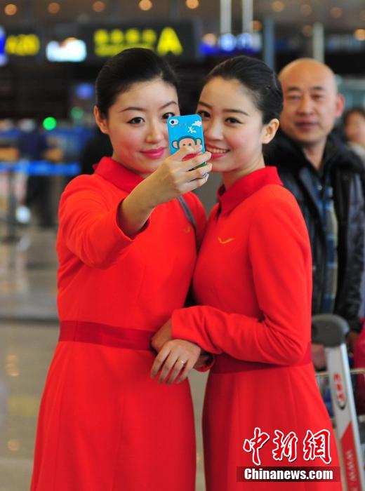 1月23日，機場工作人員在跳“快閃”舞蹈。