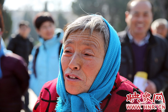 趙玉花老人講述焦裕祿的故事。