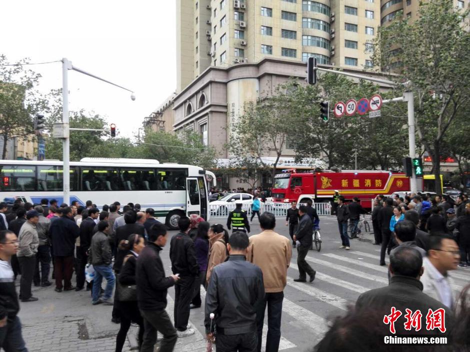 自治區(qū)和烏魯木齊市有關(guān)部門(mén)迅速處置，傷員已全部送往醫(yī)院救治。