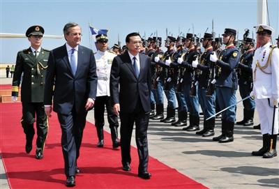 　6月19日，國(guó)務(wù)院總理李克強(qiáng)乘專(zhuān)機(jī)抵達(dá)雅典國(guó)際機(jī)場(chǎng)，開(kāi)始對(duì)希臘進(jìn)行正式訪(fǎng)問(wèn)。