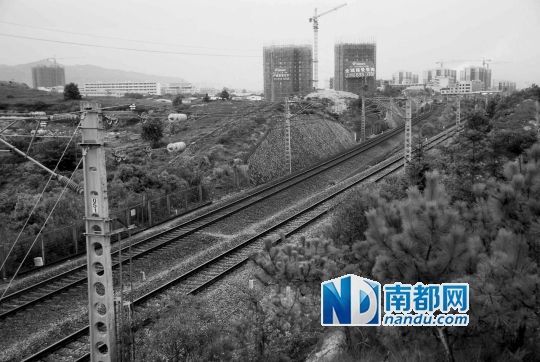 　東源縣法院院長被火車撞亡事發(fā)地段。