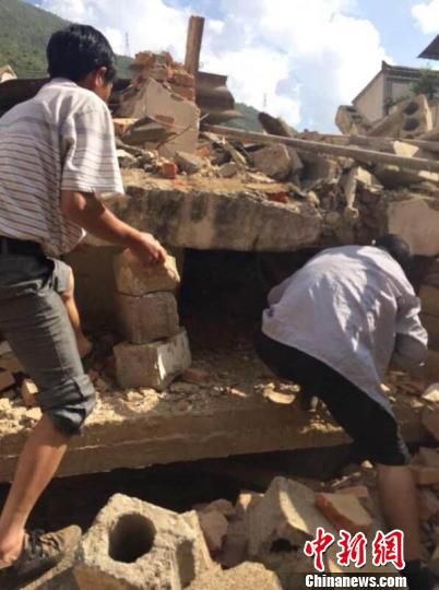 昭通消防已抵達(dá)魯?shù)榭h城有人員受傷 昭通消防已抵達(dá)魯?shù)榭h城有人員受傷