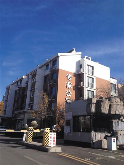 馬超群母親張桂英的一處房產(chǎn)，位于秦皇島開發(fā)區(qū)專家公寓內(nèi)，該房產(chǎn)為馬家巨款、黃金藏匿處。