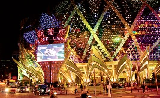 　澳門賭場貴賓廳的冷清，在許多人看來，是當(dāng)?shù)亟?jīng)濟(jì)轉(zhuǎn)型的好機(jī)會。