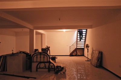 西城區(qū)大石虎胡同一處四合院內(nèi)，挖出的地下室已經(jīng)成型。