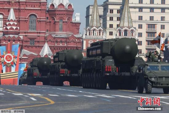 資料圖：2014年5月9日，俄羅斯舉行紀(jì)念衛(wèi)國戰(zhàn)爭勝利69周年的閱兵式，俄羅斯總統(tǒng)普京出席。