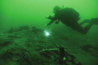 水下測(cè)繪。（圖據(jù)國(guó)家文物局水下文化遺產(chǎn)保護(hù)中心）