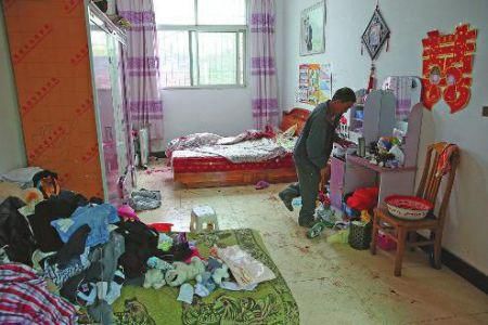 上門女婿刑滿釋放僅10天 揮刀砍妻兒50多刀 上門女婿刑滿釋放僅10天 揮刀砍妻兒50多刀