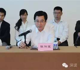 在天津紀委對王富強的通報中指出，王富強從“聽黨的話，永遠跟黨走，做讓黨放心的人”這一初心出發(fā)，吃過苦、流過汗，曾為天津港保稅區(qū)的建設和發(fā)展、為天津市招商引資工作作出過貢獻。貢獻被認可、贊譽，其驕傲自滿情緒漸生，覺得