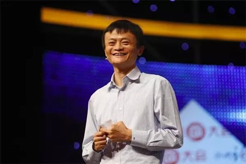 2011年8月17日，阿里巴巴集團(tuán)宣布，將提供30億元無息貸款，幫助員工解決首次置業(yè)問題，每人最高可申請(qǐng)30萬元。此外，阿里巴巴還將投入5億元設(shè)教育基金，通過和教育機(jī)構(gòu)共同辦學(xué)、與現(xiàn)有學(xué)校合作，解決員工子女入園、上學(xué)問題;向基層員工發(fā)放一次性的物價(jià)、子女教育補(bǔ)貼，預(yù)計(jì)總額超過4000萬元。