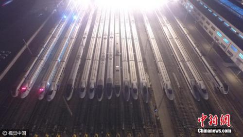 資料圖：高鐵“萬箭齊發(fā)”勢如“陸地航母”。 圖片來源：視覺中國