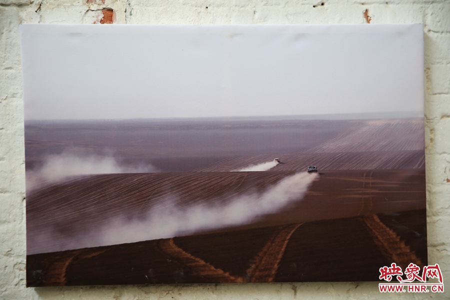 賽車的世界、更是男人的世界。圖為部分參展攝影作品。