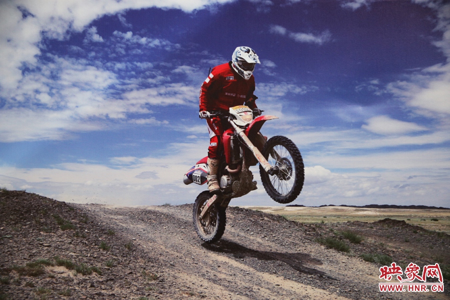 賽車的世界、更是男人的世界。圖為部分參展攝影作品。