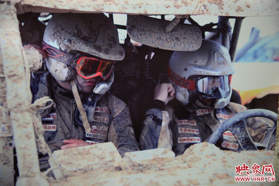 賽車的世界、更是男人的世界。圖為部分參展攝影作品。