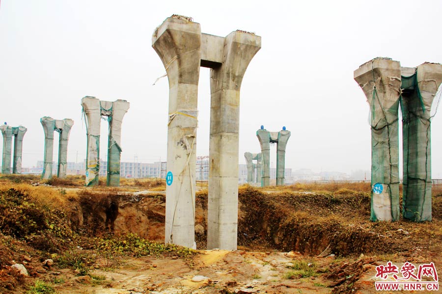 相關(guān)負(fù)責(zé)人也對(duì)外表示，投資15個(gè)億的項(xiàng)目，實(shí)際到賬的只有6000多萬(wàn)元，所以工程被迫停下。