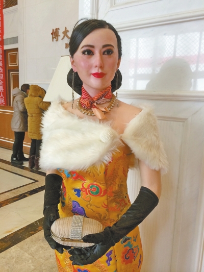 若不是這身似是而非的衣服，你能認(rèn)出這是范冰冰嗎？