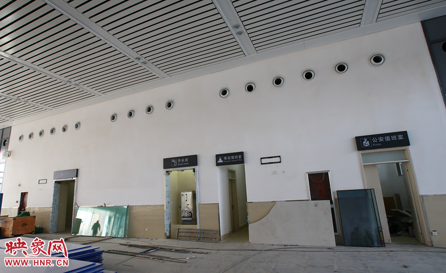 站內(nèi)的服務設施已經(jīng)安裝完畢 站內(nèi)的服務設施已經(jīng)安裝完畢