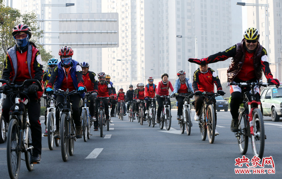 獻(xiàn)愛心、騎行天下，映象網(wǎng)騎行車友樂翻天