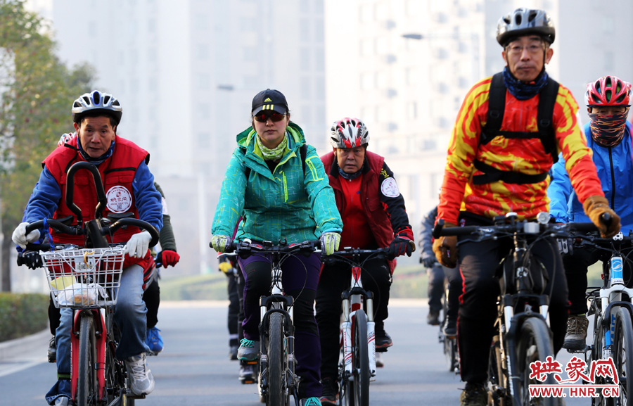 獻(xiàn)愛心、騎行天下，映象網(wǎng)騎行車友樂翻天