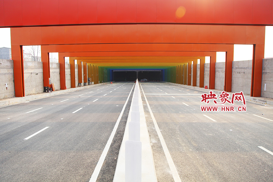 記者駕車體驗。