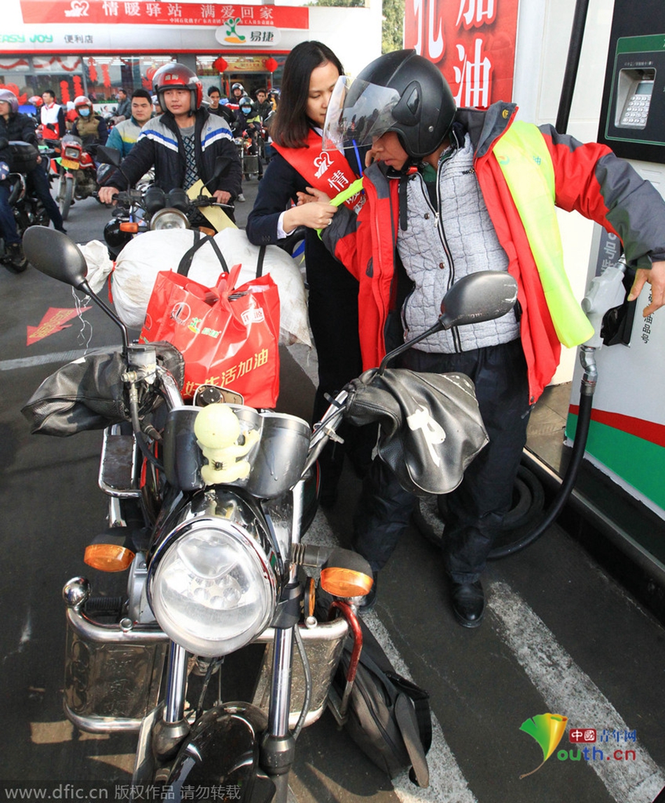 今年廣東、廣西兩省共193座中石化油站將為返鄉(xiāng)車主提供“6+X”免費(fèi)服務(wù)，并將為1萬名“返鄉(xiāng)摩騎”免