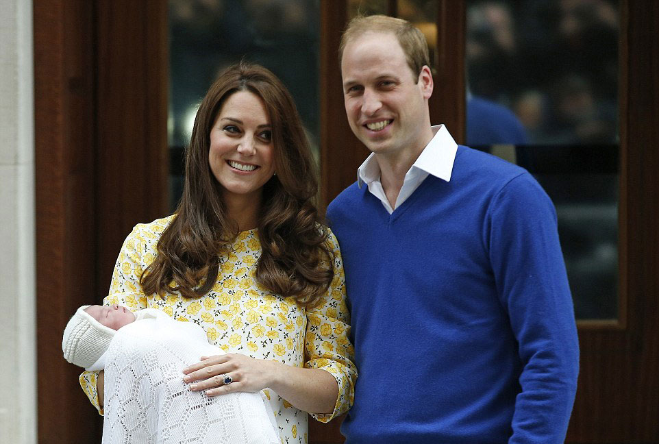 英國凱特王妃生產(chǎn)10小時(shí)后出院 小公主正臉曝光 英國凱特王妃生產(chǎn)10小時(shí)后出院 小公主正臉曝光