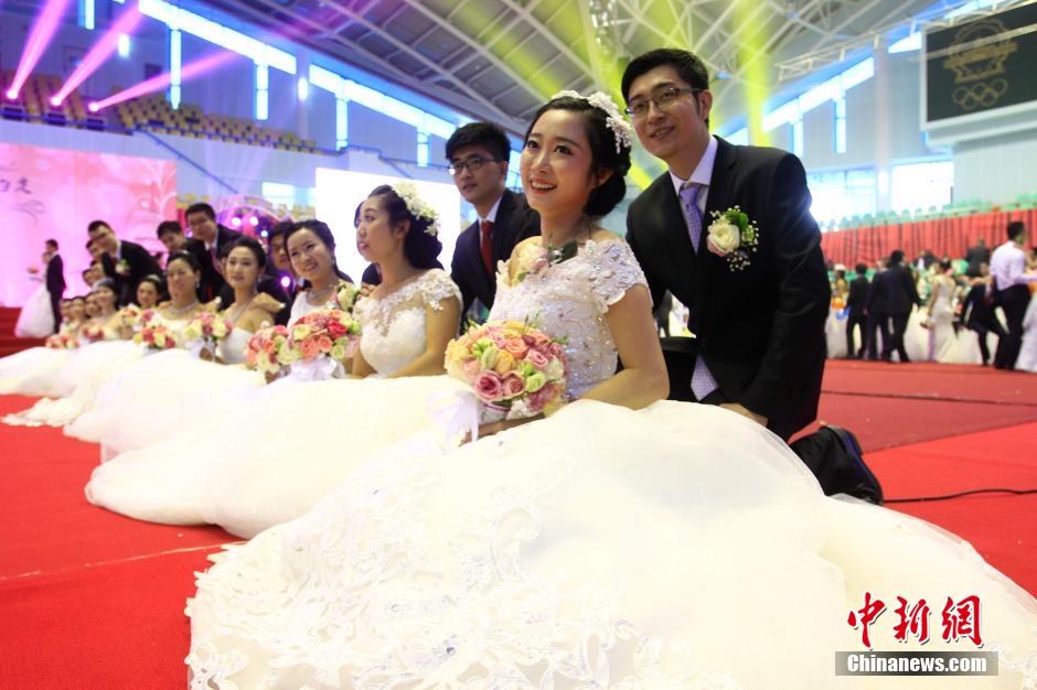 53對博士上演“高精尖”集體婚禮 53對博士上演“高精尖”集體婚禮