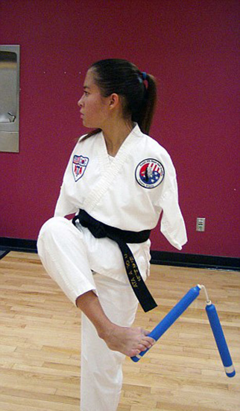 美國(guó)“勵(lì)志姐”天生無雙臂 用腳開飛機(jī)彈鋼琴 美國(guó)“勵(lì)志姐”天生無雙臂 用腳開飛機(jī)彈鋼琴