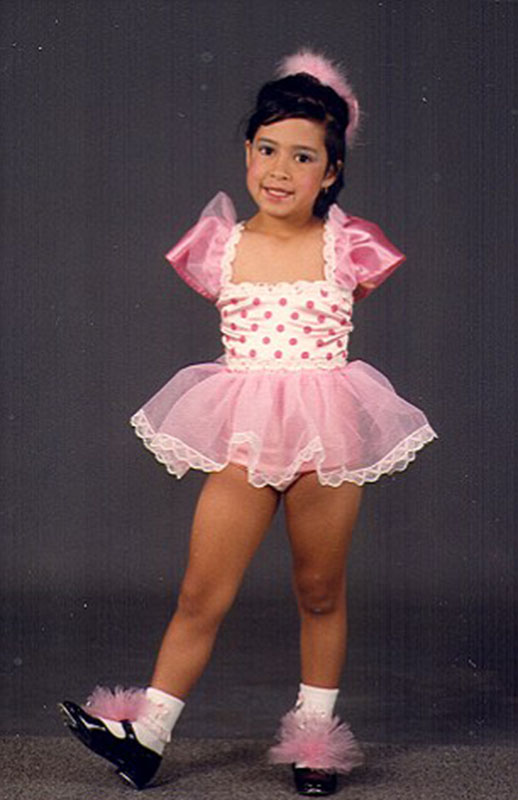 美國(guó)“勵(lì)志姐”天生無雙臂 用腳開飛機(jī)彈鋼琴 美國(guó)“勵(lì)志姐”天生無雙臂 用腳開飛機(jī)彈鋼琴