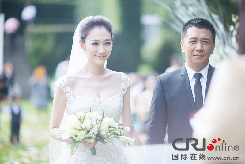 李小冉比利時辦婚禮 朱丹、鐘欣潼、應(yīng)采兒做伴娘