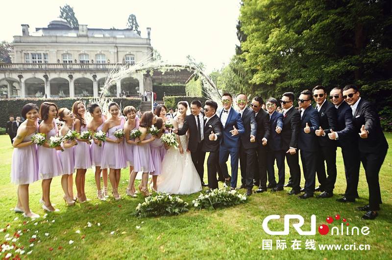 李小冉比利時辦婚禮 朱丹、鐘欣潼、應(yīng)采兒做伴娘