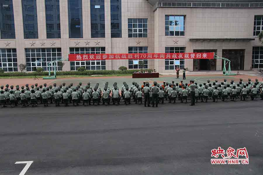 與戰(zhàn)友交流心得和訓(xùn)練經(jīng)驗 與戰(zhàn)友交流心得和訓(xùn)練經(jīng)驗