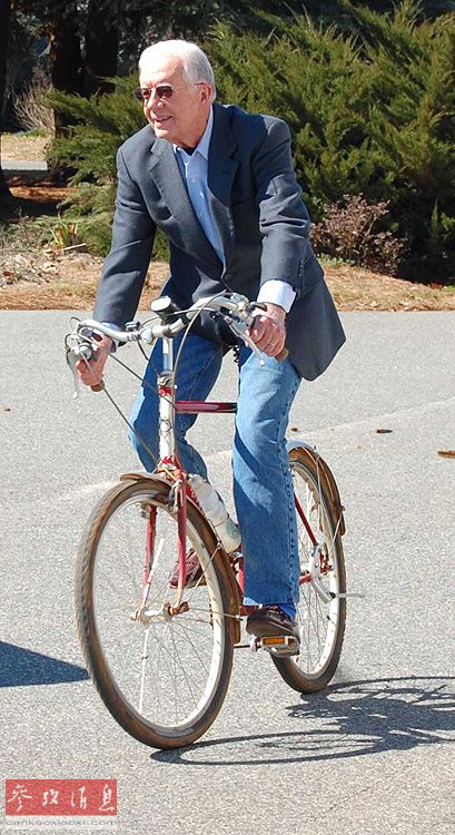 各國領(lǐng)導(dǎo)人退休后都干啥？小布什刷盤布朗教書