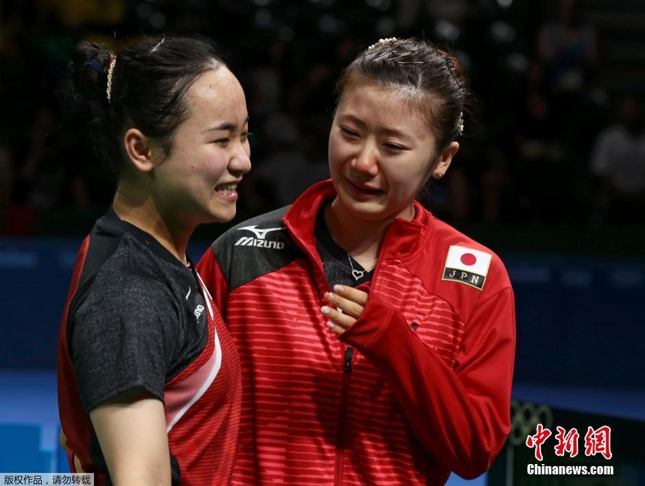 日本擊敗新加坡奪乒乓女團(tuán)摘銅 福原愛(ài)哭了 日本擊敗新加坡奪乒乓女團(tuán)摘銅 福原愛(ài)哭了