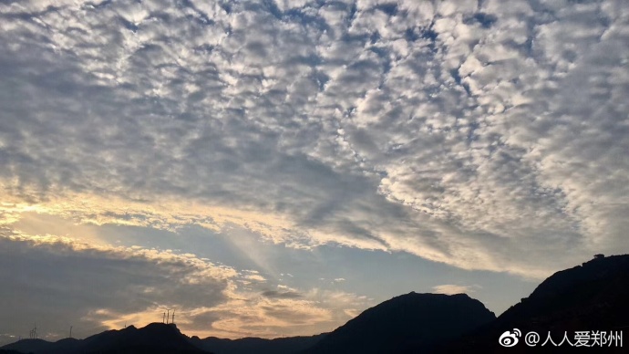 又被鄭州的藍(lán)天刷屏！隨便一拍就是手機(jī)壁紙