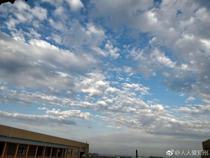 又被鄭州的藍(lán)天刷屏！隨便一拍就是手機(jī)壁紙