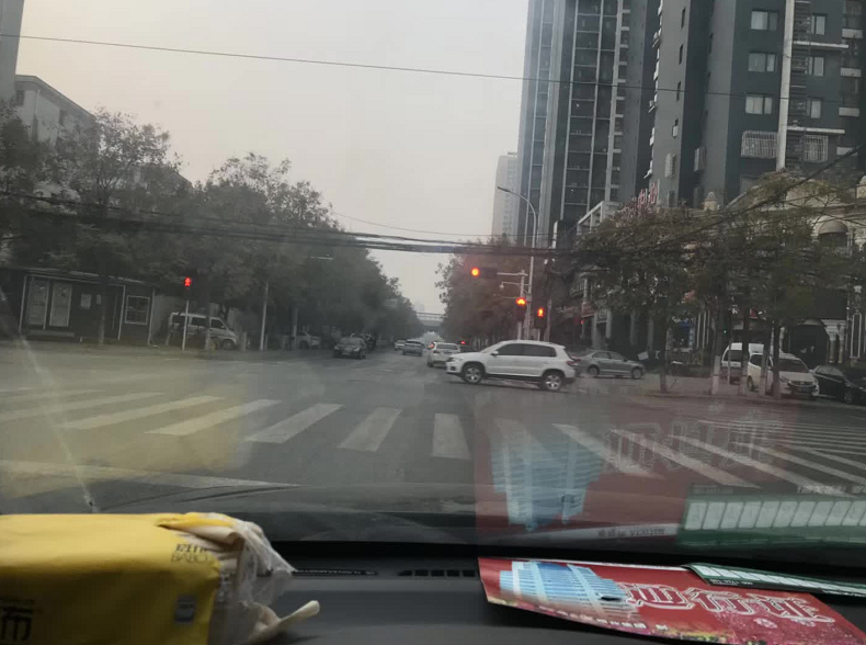 限行第一天！鄭州的早高峰是這個樣子的