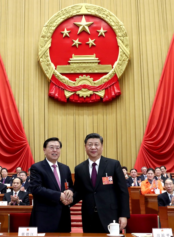 習(xí)近平當(dāng)選國家主席、中央軍委主席