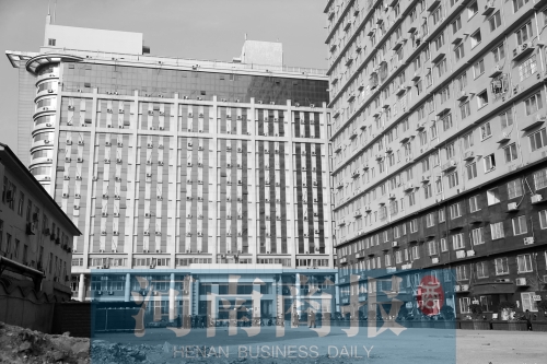 因購房尾款沒有交齊，鄭州一小區(qū)多戶業(yè)主的生活用水被停掉，有的連續(xù)半個(gè)月沒水吃。