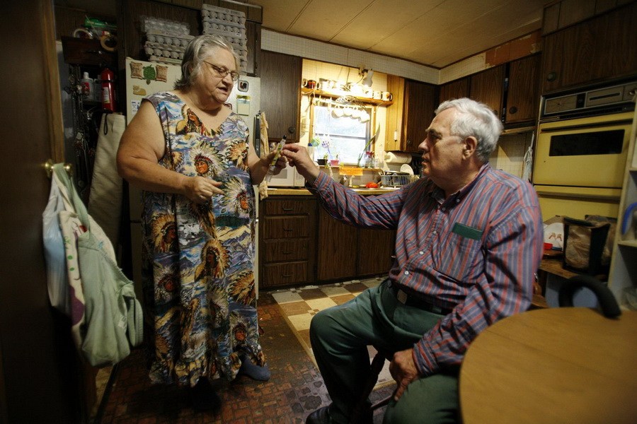 9年前，里克在聽說奧德塞的生活陷入困境后又讓她回來和自己一起住。